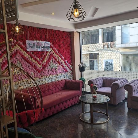 Nueva Hotel Исламабад Екстериор снимка