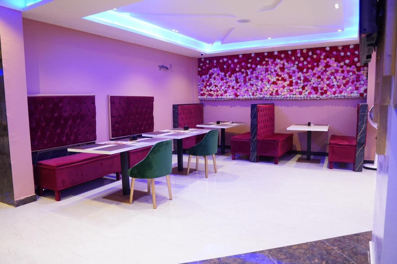 Nueva Hotel Исламабад Екстериор снимка