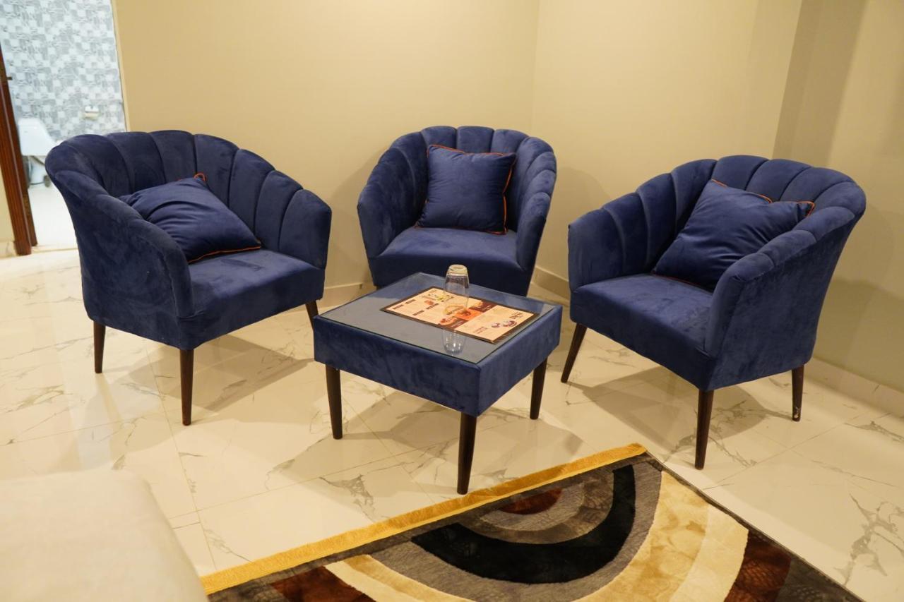 Nueva Hotel Исламабад Екстериор снимка