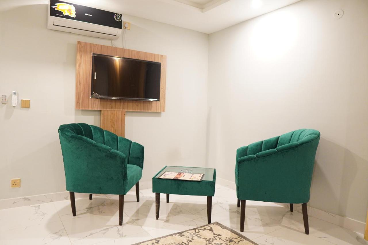Nueva Hotel Исламабад Екстериор снимка