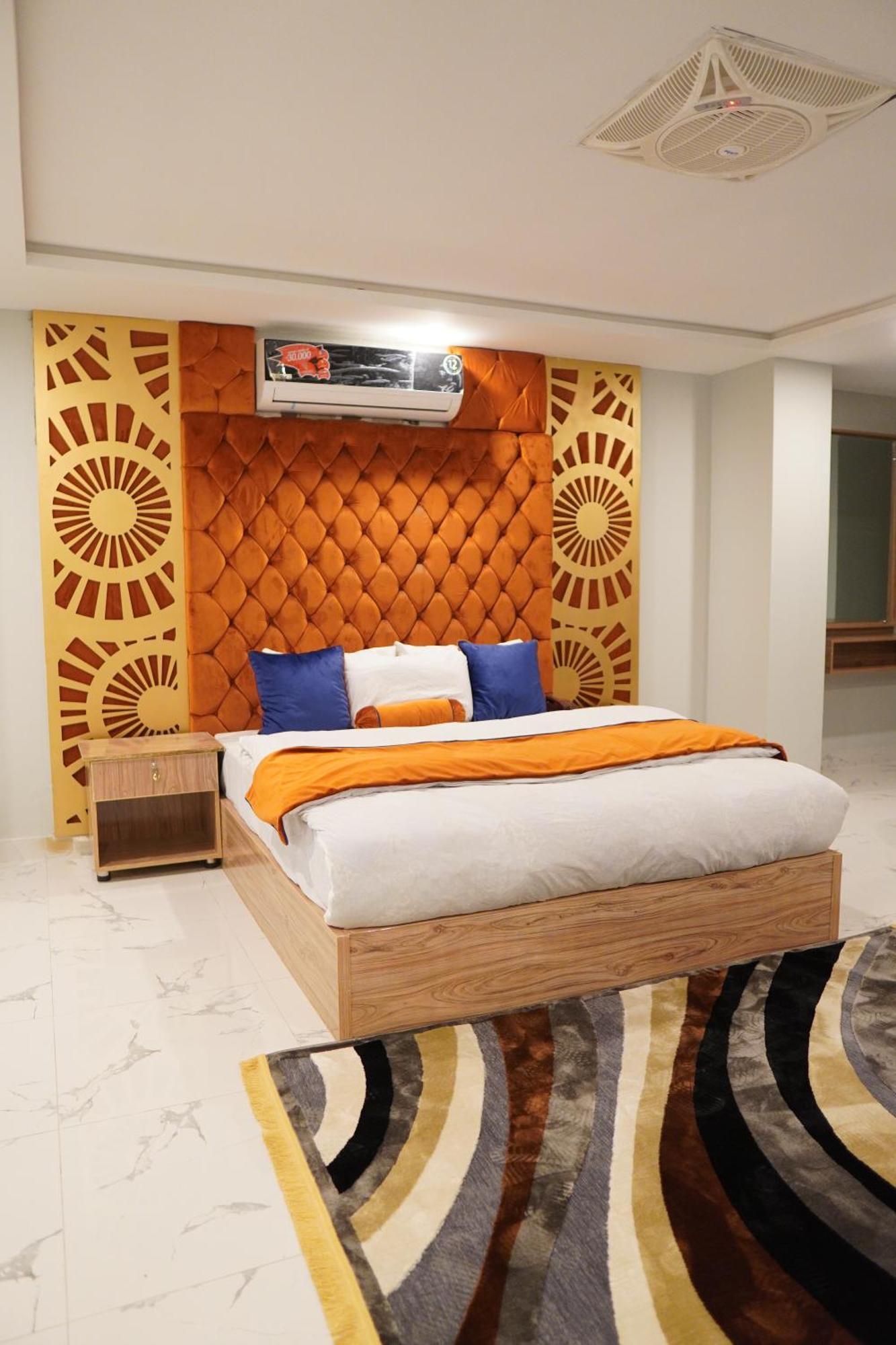 Nueva Hotel Исламабад Екстериор снимка
