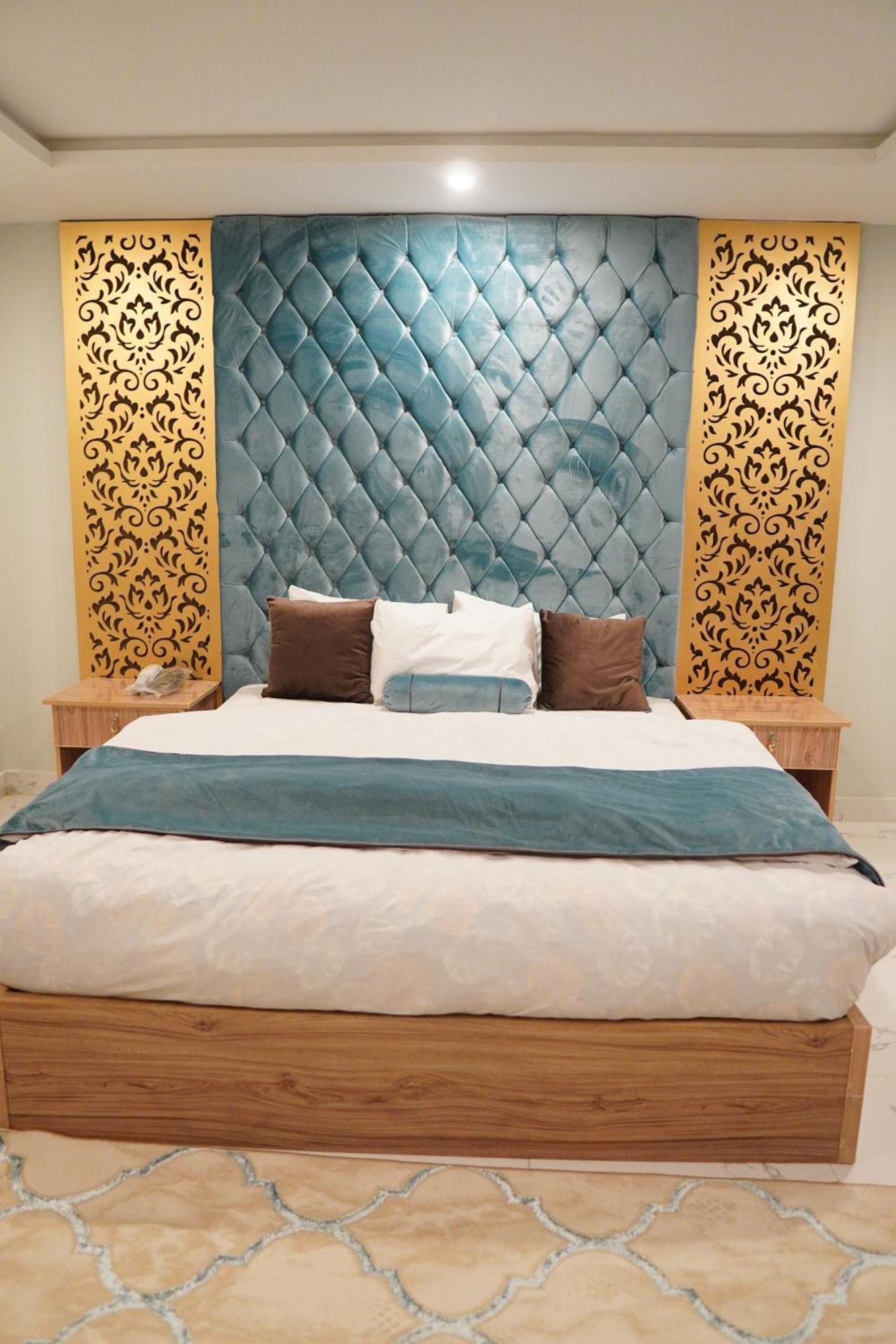Nueva Hotel Исламабад Екстериор снимка