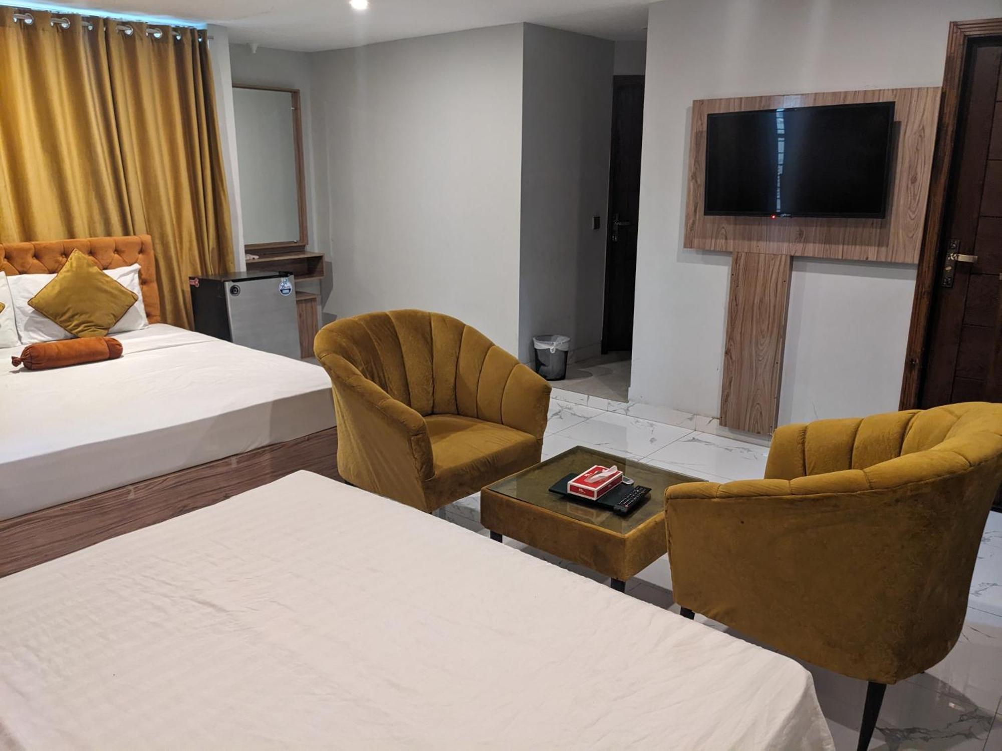 Nueva Hotel Исламабад Екстериор снимка