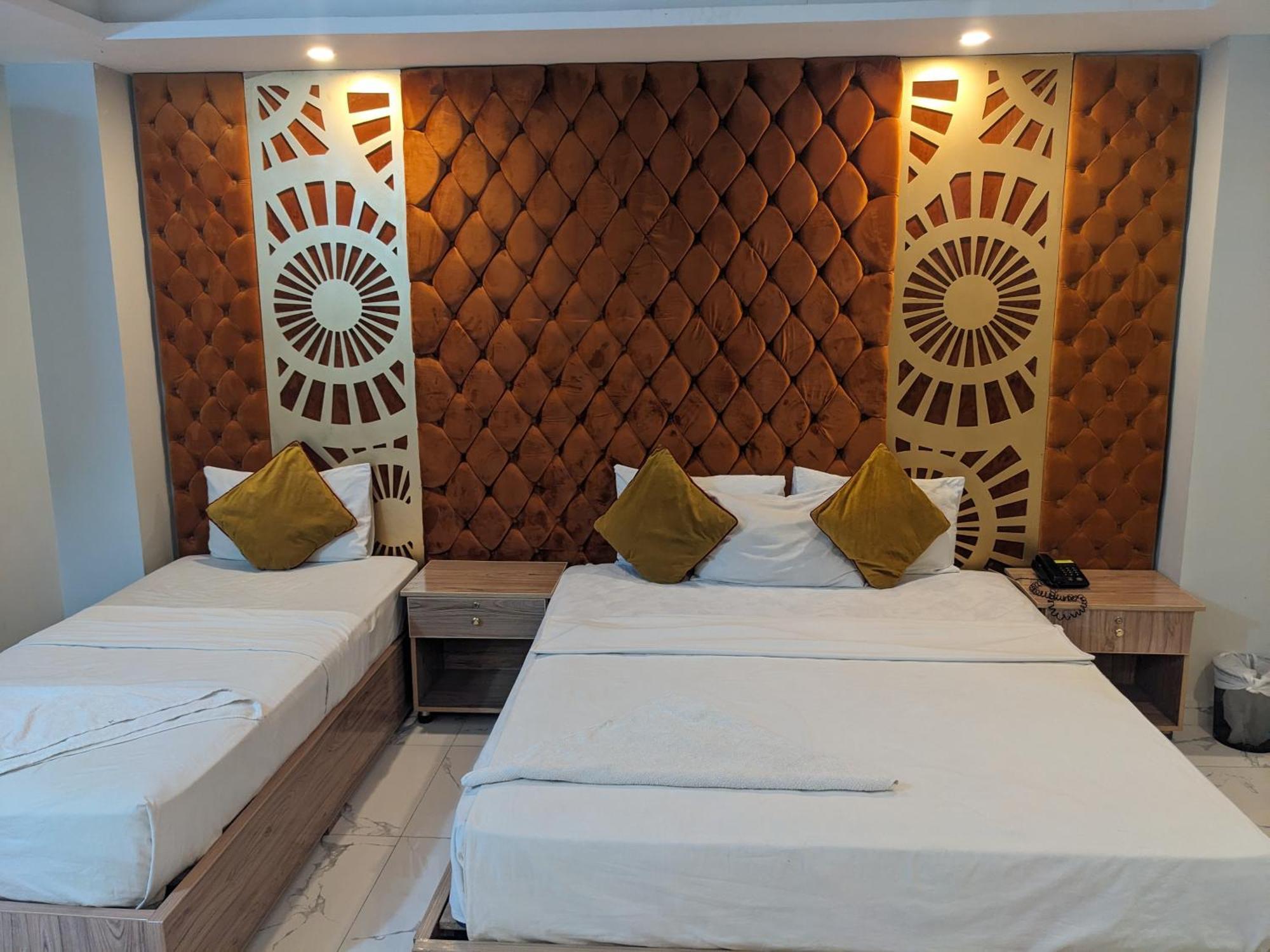 Nueva Hotel Исламабад Екстериор снимка